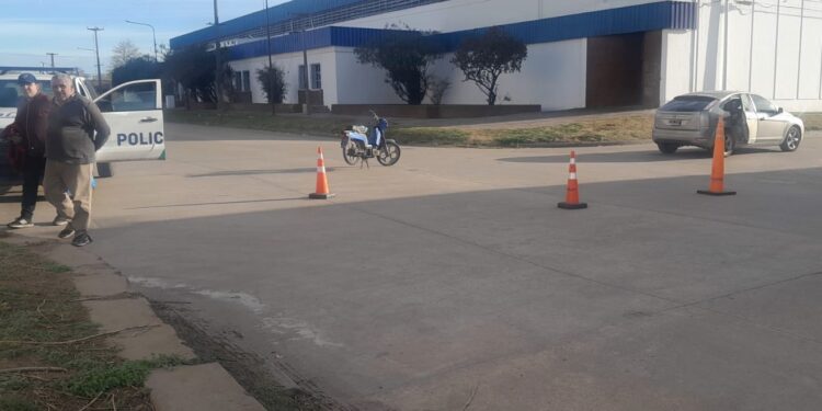 ACCIDENTE CON UNA MOTOCICLISTA HERIDA