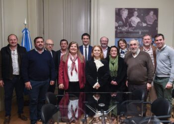 NUEVA REUNIÓN EN EL SENADO NACIONAL POR LAS OBRAS DE RUTA 5. ASISTIÓ EUGENIA GIL