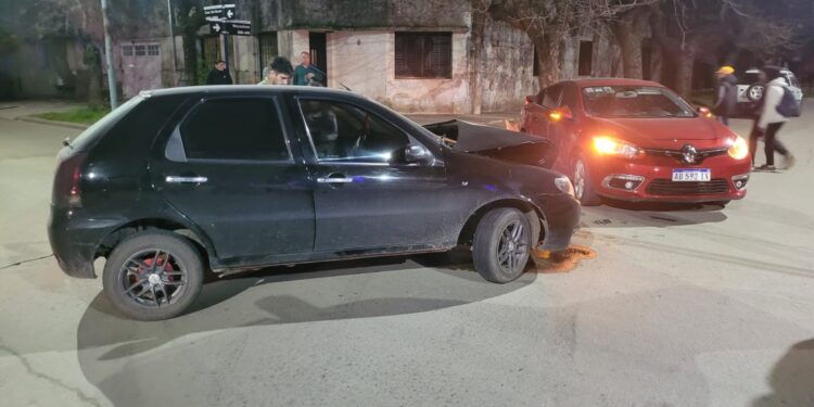 CHOQUE EN LA ESQUINA DE NECOCHEA Y DEL BUSTO