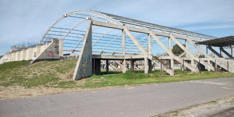 POLIDEPORTIVO. LA MUNICIPALIDAD INVERTIRÁ MAS DE 500 MILLONES