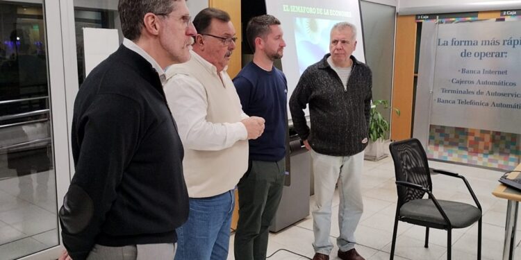 EL SEMAFORO DE LA ECONOMÍA. CHARLA EN EL BANCO CREDICOOP