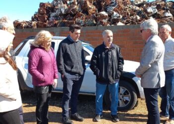 AVANZA LA IDEA DEL CENTRO DE ENTRENAMIENTO DE BOMBEROS DE BRAGADO. LO VISITO EL GOBERNADOR DEL ROTARY
