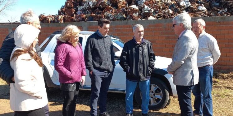 AVANZA LA IDEA DEL CENTRO DE ENTRENAMIENTO DE BOMBEROS DE BRAGADO. LO VISITO EL GOBERNADOR DEL ROTARY
