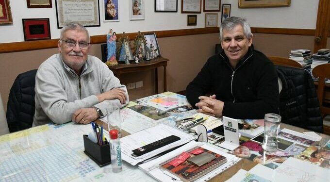 EL INTENDENTE GUILLERMO BRITOS RECIBIÓ AL DIRECTOR DE EQUIPAMIENTO DEL MINISTERIO DE SEGURIDAD 1 EL INTENDENTE GUILLERMO BRITOS RECIBIÓ AL DIRECTOR DE EQUIPAMIENTO DEL MINISTERIO DE SEGURIDAD