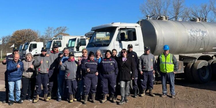 NUTRIEN DONO UN CAMION CON TANQUE DE AGUA A BOMBEROS DE MECHITA
