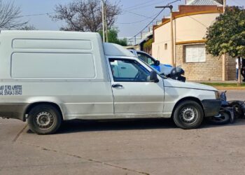 VIERNES DE ACCIDENTES. AFORTUNADAMENTE CON HERIDOS LEVES.
