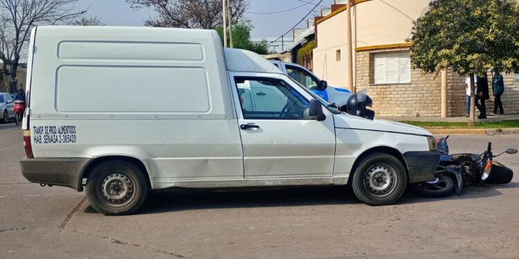 VIERNES DE ACCIDENTES. AFORTUNADAMENTE CON HERIDOS LEVES.