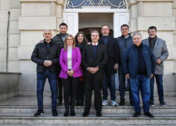 BUENOS AIRES. INTENDENTES PERONISTAS DE LA 4TA. RECLAMAN LAPICERA PARA ARMAR LISTAS