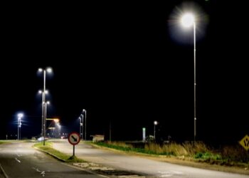 SE COMPLETARON LOS TRABAJOS DE ILUMINACION EN EL CRUCE DE RUTA 46 Y ACCESO PERON