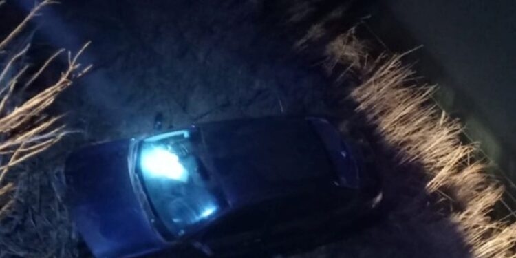 DESPISTE DE UN AUTO ESTA MADRUGADA. EL CONDUCTOR RESULTO ILESO 1 DESPISTE DE UN AUTO ESTA MADRUGADA. EL CONDUCTOR RESULTO ILESO