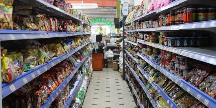 BROMATOLOGÍA MUNICIPAL REALIZO UN CONTROL EN UN CHINO Y LOS CORRIERON CON UN PALO 