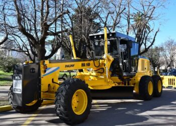 LA MUNICIPALIDAD ADQUIRIÓ UNA NUEVA MOTONIVELADORA