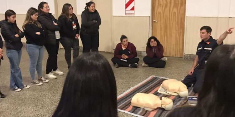 BOMBEROS DE BRAGADO REALIZÓ UNA CAPACITACIÓN SOBRE RCP