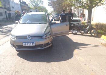 CHOCAN UN AUTO Y UNA MOTO EN GRAL. PAZ Y NÚÑEZ