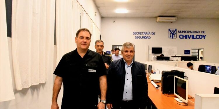 BRITOS LO LOGRO: REABREN LA ESCUELA DE POLICIA EN CHIVIlCOY. TAMBIEN EL TRASLADO DE EFECTIVOS 1 Intendente de Chivilcoy