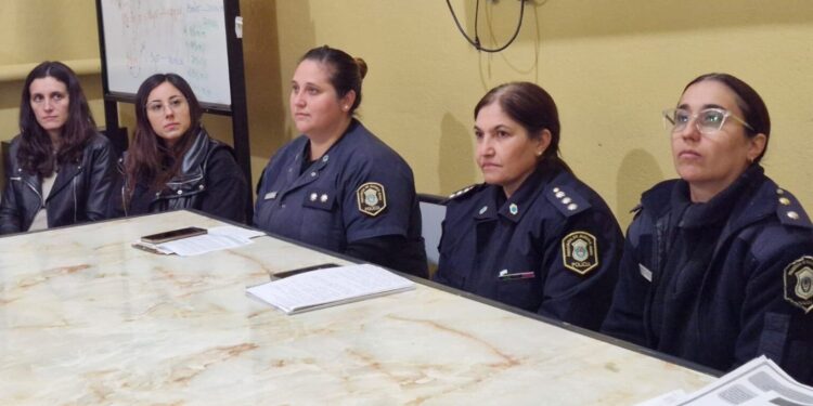 CONTINÚAN LAS ACTIVIDADES DE VISIBILIZACIÓN DE LA COMISARÍA DE LA MUJER Y LA FAMILIA