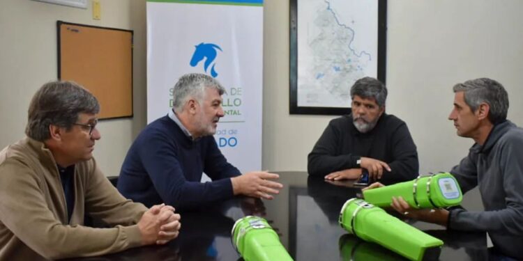 COMPROMISO ECOLÓGICO: CAMUZZI GAS DONÓ A LA MUNICIPALIDAD DE BRAGADO 84 ECO-CENICEROS 1 COMPROMISO ECOLÓGICO: CAMUZZI GAS DONÓ A LA MUNICIPALIDAD DE BRAGADO 84 ECO-CENICEROS