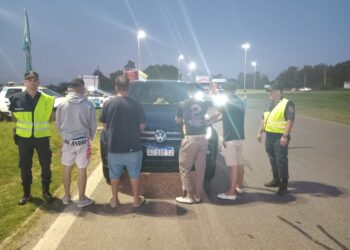EN CONTROL EN RUTA 5 HALLARON “TUSI” EN PODER DE 5 PERSONAS QUE VENIAN A BRAGADO