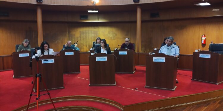 EL CONCEJO DELIBERANTE LLEVO A CABO SU 8° SESIÓN ORDINARIA 1 EL CONCEJO DELIBERANTE LLEVO A CABO SU 8° SESIÓN ORDINARIA