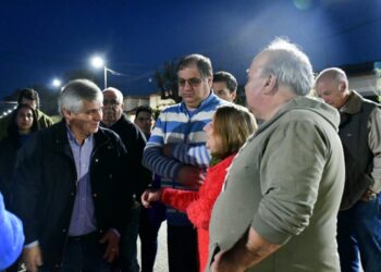 EL INTENDENTE DE CHIVILCOY INAUGURO LUMINARIAS Y HABLO DE LAS OBRAS PENDIENTES