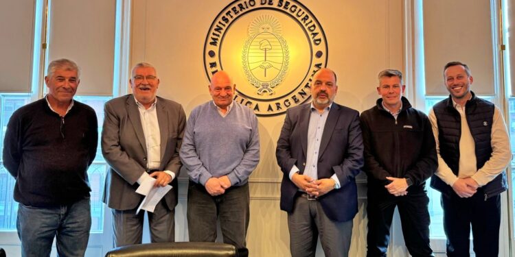 AEROAPLICADORES FUERON RECIBIDOS EN EL MINISTERIO DE SEGURIDAD DE LA NACION 1 AEROAPLICADORES FUERON RECIBIDOS EN EL MINISTERIO DE SEGURIDAD DE LA NACION