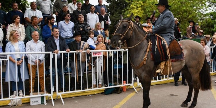 SE REALIZO EL TRADICIONAL PASEO CRIOLLO DE LA FIESTA NACIONAL DEL CABALLO 1 SE REALIZO EL TRADICIONAL PASEO CRIOLLO DE LA FIESTA NACIONAL DEL CABALLO