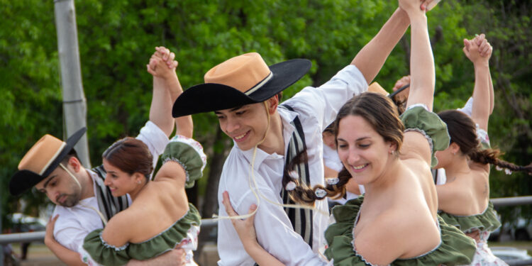 DANZA ESCÉNICA BONAERENSE. EL “FESTIVAL KM DANZA” LLEGA A LA CIUDAD DE BRAGADO