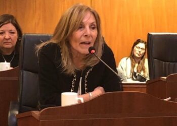 “NINGÚN VECINO VIVE TRES MESES DE VACACIONES”