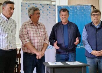 BARENGHI FIRMÓ UN CONVENIO CON PROVINCIA PARA OBRAS DE ESTABILIZADO EN IRALA