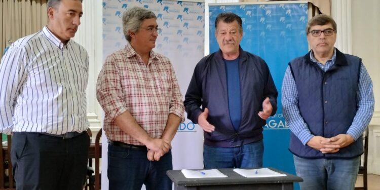 BARENGHI FIRMÓ UN CONVENIO CON PROVINCIA PARA OBRAS DE ESTABILIZADO EN IRALA 1 BARENGHI FIRMÓ UN CONVENIO CON PROVINCIA PARA OBRAS DE ESTABILIZADO EN IRALA