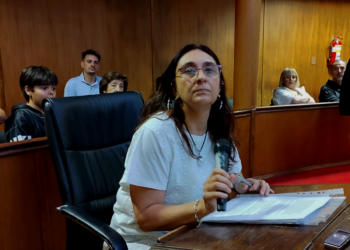CORINA DELETTIERES PLANTEÓ PORQUÉ EL INTENDENTE FIRMO CON ABSA UNA OBRA DE AMPLIACIÓN Y NO PARA LA PROVISIÓN DE AGUA DE CALIDAD