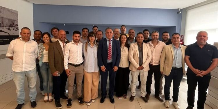 DANIELA MONZON JUNTO A SEBASTIAN PAREJA Y REFERENTES DE LA CUARTA RECORDARON EL TRIUNFO DE MILEI 1 DANIELA MONZON JUNTO A SEBASTIAN PAREJA Y REFERENTES DE LA CUARTA RECORDARON EL TRIUNFO DE MILEI