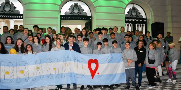 EL MUNICIPIO FELICITÓ A LA DELEGACIÓN QUE PARTICIPÓ DE LAS FINALES DE LOS JUEGOS BONAERENSES 2024 1 EL MUNICIPIO FELICITÓ A LA DELEGACIÓN QUE PARTICIPÓ DE LAS FINALES DE LOS JUEGOS BONAERENSES 2024