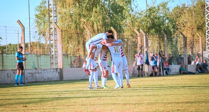 BRAGADO CLUB GOLEÓ Y SIGUE CON VIDA EN EL FEDERAL