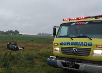 UN AUTO CON VECINOS DE BRAGADO VOLCÓ EN RUTA 46
