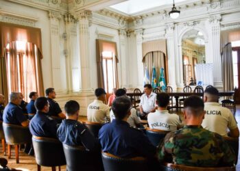 EL INTENDENTE DESTACÓ AL PERSONAL POLICIAL QUE DETUVO A LOS AUTORES DE UN VIOLENTO ROBO EN UN CAMPO