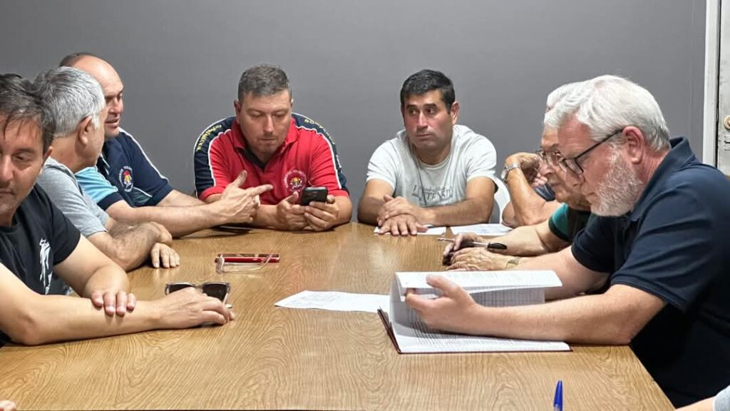 MARTIN ARTOLA FUE REELECTO AL FRENTE DE BOMBEROS 4 FB IMG 1735393702173