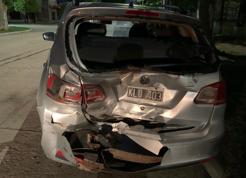 Y MAS ACCIDENTES… CONDUCTOR CON ALCHOLEMIA POSITIVA IMPACTO CONTRA DOS AUTOS ESTACIONADOS 4 choque alcoholizado1