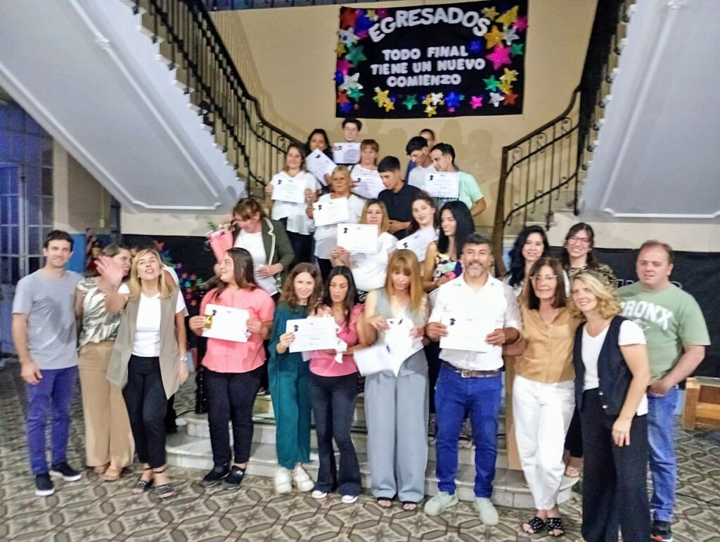 ESTE MARTES SE LLEVÓ A CABO EL ACTO DE EGRESADOS DEL PROGRAMA FINES 8 cierre ano FINES3