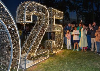 DESFILE NAVIDEÑO 2024 E ILUMINACION  DE LA CIUDAD PARA ESPERAR LAS FIESTAS