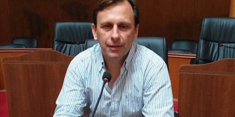 SESION ESPECIAL PARA ELECCION DE AUTORIDADES. MARINI FUE REELECTO. HUBO FUERTES CRUCES POR LA SECRETARIA ADMINISTRATIVA