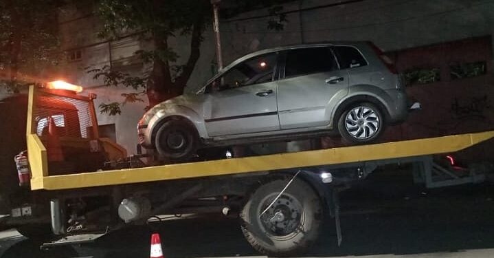 CONDUCIA ALCOHOLIZADO Y SE NEGO A ENTREGAR EL AUTO. QUEDO DETENIDO 1 CONDUCIA ALCOHOLIZADO Y SE NEGO A ENTREGAR EL AUTO. QUEDO DETENIDO
