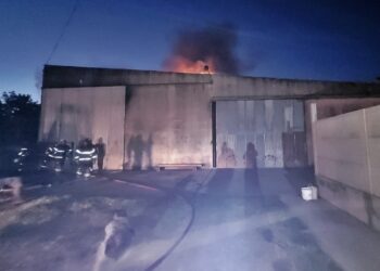 SE INVESTIGA EL INCENDIO EN UN DEPÓSITO