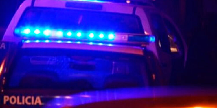 UNA MUJER FUE APREHENDIDA POR DAÑAR EL AUTO DE SU PAREJA