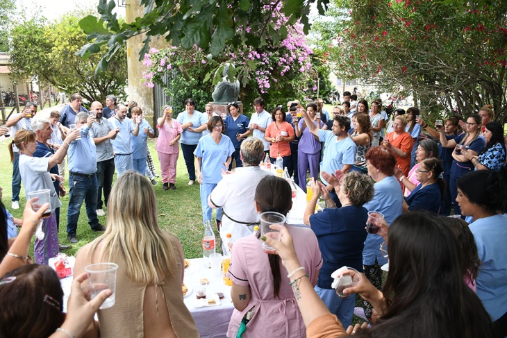 BRITOS ANUNCIÓ UN BONO DE REYES DE $100.000 PARA MUNICIPALES 4 brindis britos finde1