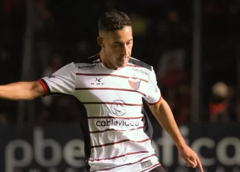 NOTICIAS DEL BRAGADENSE FACUNDO CASTET: COLON COMPRO EL 100% DE SU PASE