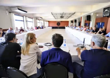 ¿VAMOS A GESELL? LA INVITACION DE KICILLOF A LOS INTENDENTES PERONISTAS. FUE BARENGHI