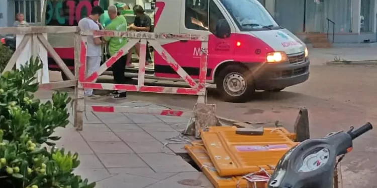 PUDO SER TRAGICO. UNA PERSONA NO VIDENTE POR MILAGRO NO CAYO EN UN POZO.NI ABSA Y NI LA MUNICIPALIDAD LO SOLUCIONAN