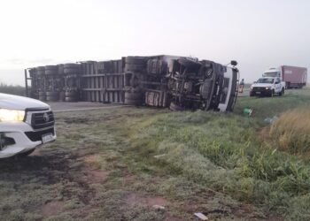 VOLCÓ CAMION EN LA RUTA 5. CHOFER HERIDO