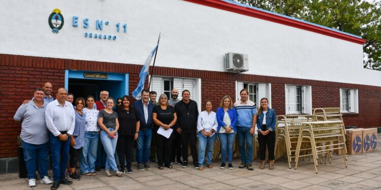 EL SECUNDARIO DE O’BRIEN RECIBIÓ MOBILIARIO